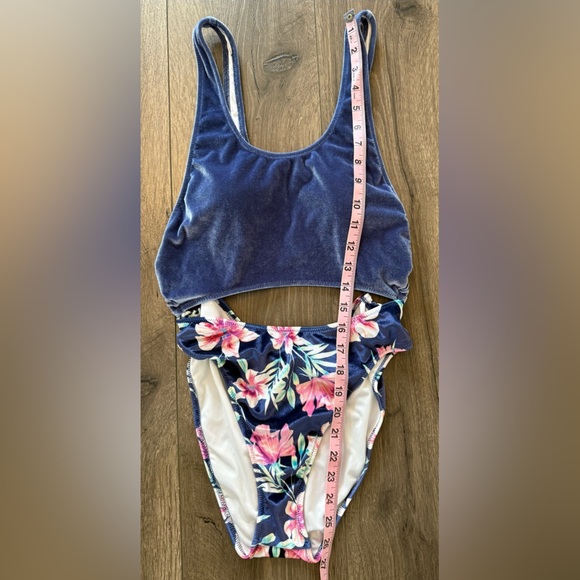 Victoria’s Secret Pink One Piece Cut Out Velvet Hawaiian Print Swimsuit Size Med - Picture 14 of 15